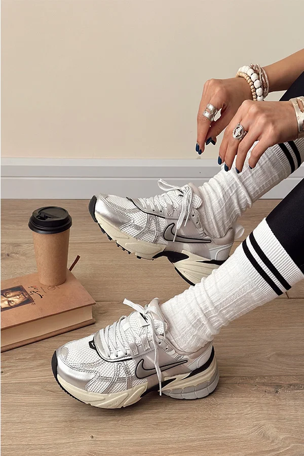 کتونی-سفید-نقره-ای-نایک - تصویر 1